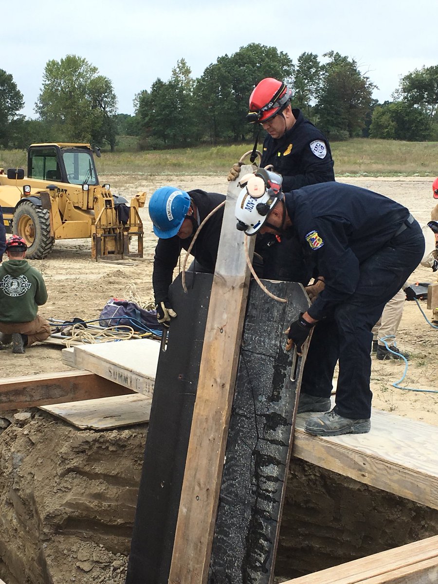 MN_TF1's tweet photo. Three members of MN-TF1 are in Michigan this week learning advanced trench rescue shoring techniques. The new information they bring back will be shared with fire departments around the region. https://t.co/d6hPYm11BY