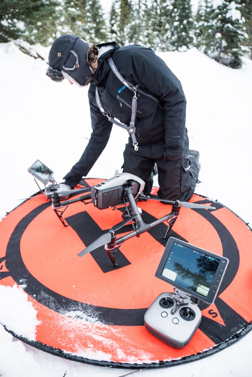 askYellowhouse's tweet photo. #TBT -30ºC in Golden, BC.
Flying in the frigid cold isn't our favourite thing ever, but it's a necessary evil.
#SFOC #UASCanada #yycdrones #inspire2 https://t.co/iTdhn8rM30