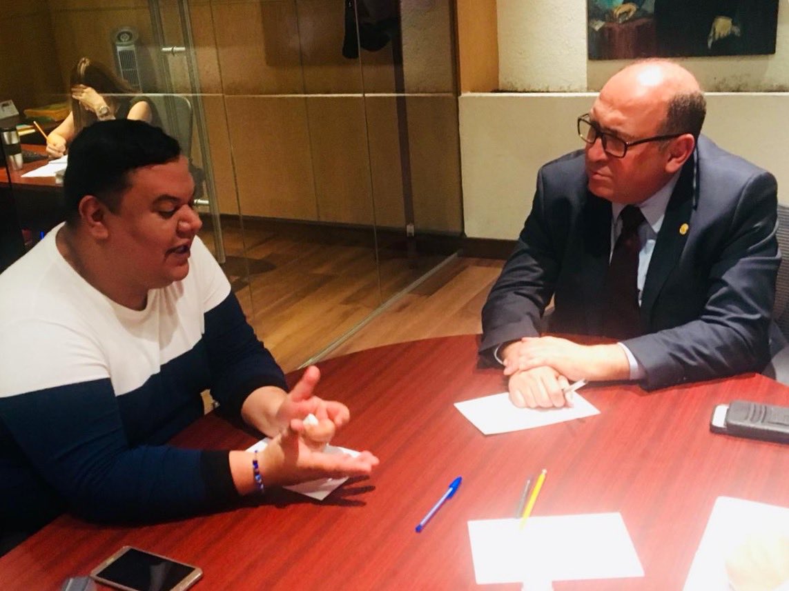rubenmoreiravdz's tweet photo. Los derechos humanos no están a discusión. Reunión de trabajo con @rafaramirezaran Secretario de Diversidad Sexual @sriadiversexual del @PRICDMX_ @matrimonioslgbt @gammbad #MatrimonioIgualitario Todos los derechos para todas las personas. 🏳️‍🌈 https://t.co/ly1Q7i0EfQ