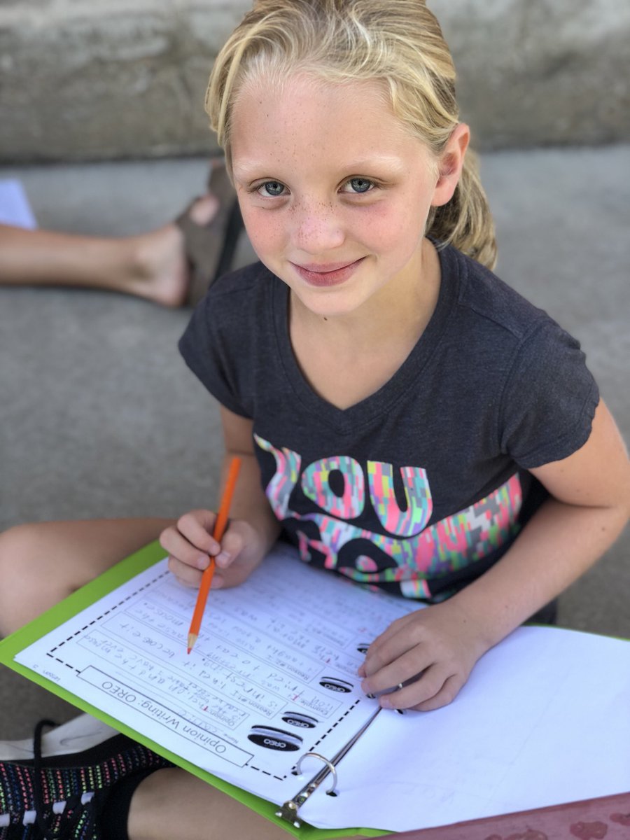 MsSweeniesClass's tweet photo. We decided to take our learning outside today! We worked on opinion writing, writing about our favorite fables. https://t.co/Bxx5vzouFd