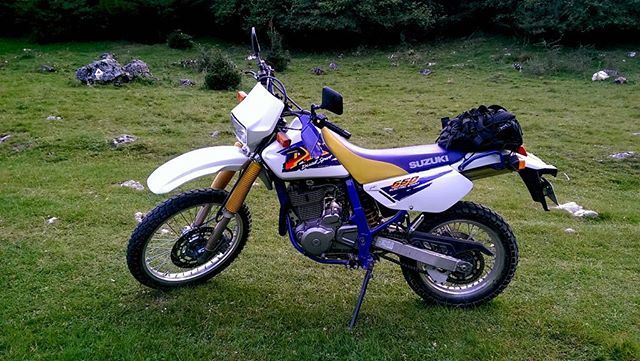 planthereisno's tweet photo. Starting from the moment I brought the DR650SE to Brasov and till the first snow of 2014, I rode my bike almost on a daily basis. It was the motivation to wake up early, be efficient at work and get out to learn to ride.
https://t.co/tqSIPbyibQ
#therei… https://t.co/hQjB7WzuE3 https://t.co/0TCfJcJ7BQ