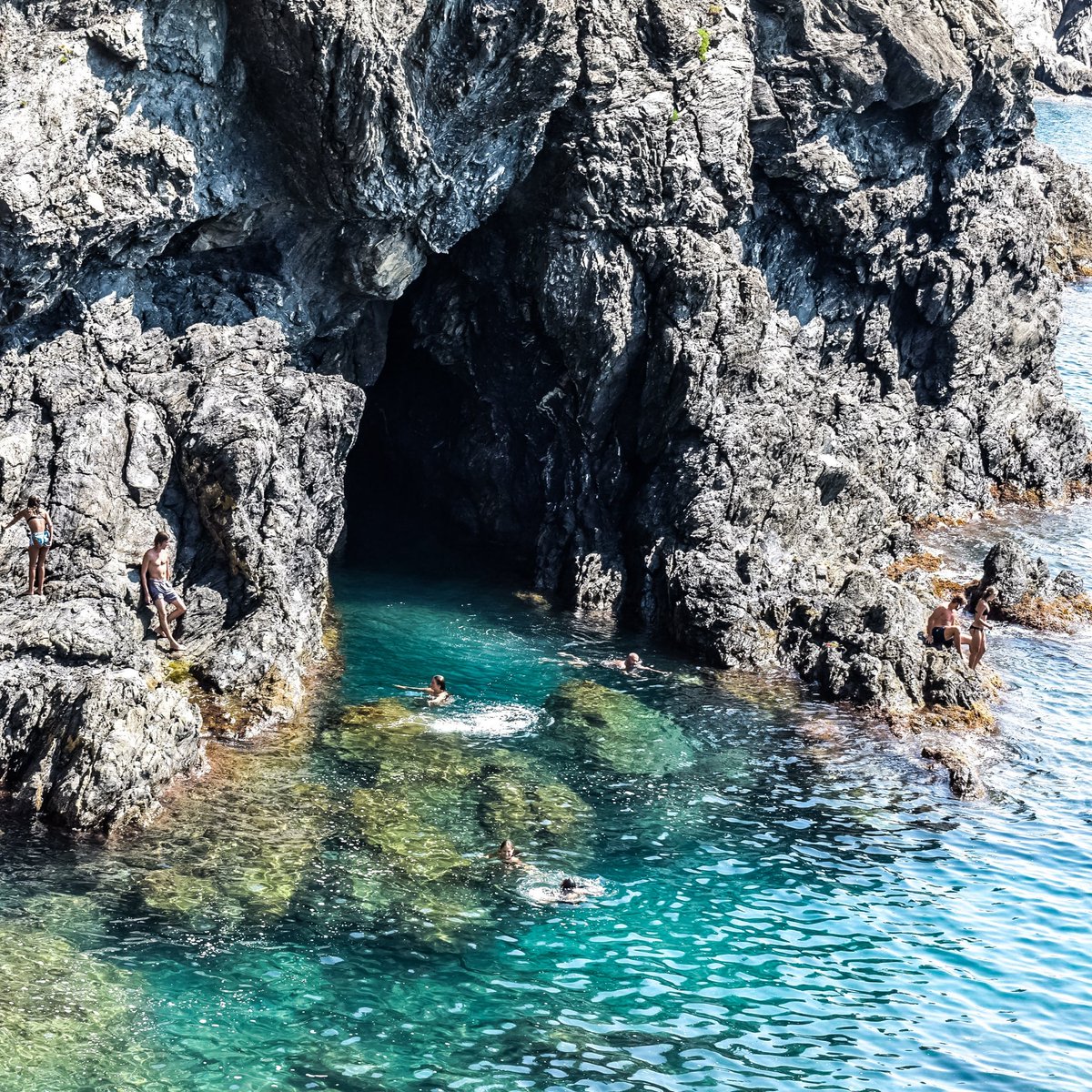 PlacesNature's tweet photo. #italy #trip #beautifulitaly #madonamia #happiness #cinqueterre #sealover https://t.co/xkp2mJKI5g