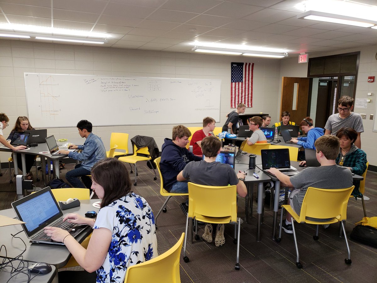 MrIserloth's tweet photo. Esports is up and running! So big we had to split into 2 rooms. #EAHSGO #1herd https://t.co/6PRkmaGgzF