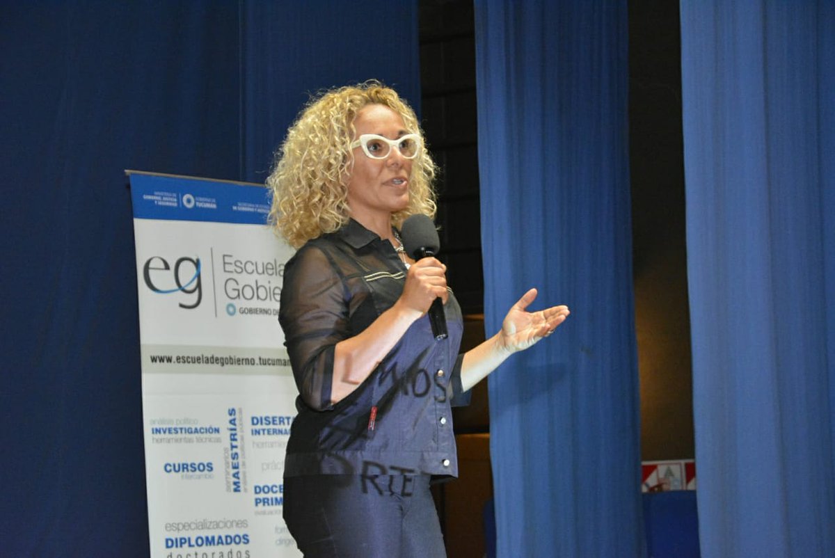 Con un auditorio colmado <a href="/colocordoba/">Colooo!!</a> nos habla sobre "Políticas Deportivas", su planificación e implementación por parte de los gobiernos, instituciones y federaciones deportivas. Se destaca la importancia de las mismas en mejorar la calidad de vida de los ciudadanos.
#Tucumán