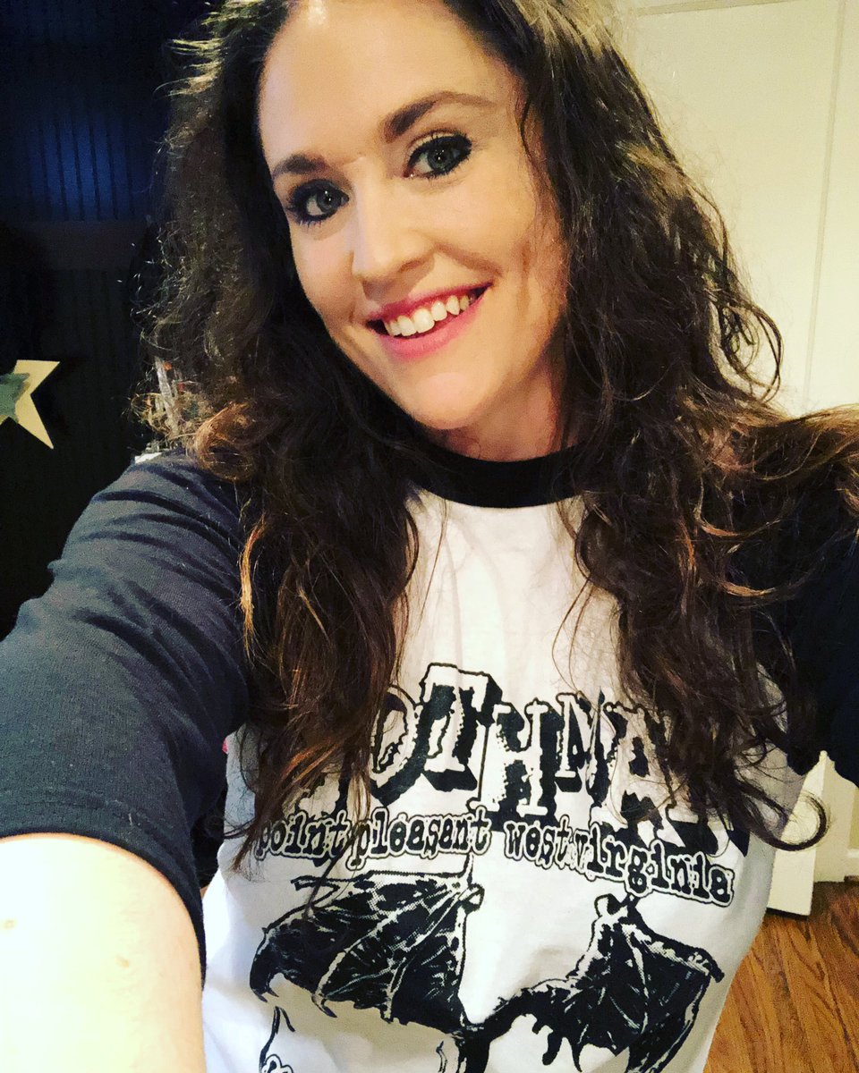 rachellipsky's tweet photo. Channeling my inner #Mothman today #PointPleasant #WV in #Nashville #TN #KeepOnKeepOn #RachelLipsky #WorkinHard #SomethinComin #NewMusic #NewArtist #CountryMusic https://t.co/Dzn9B8MMQU