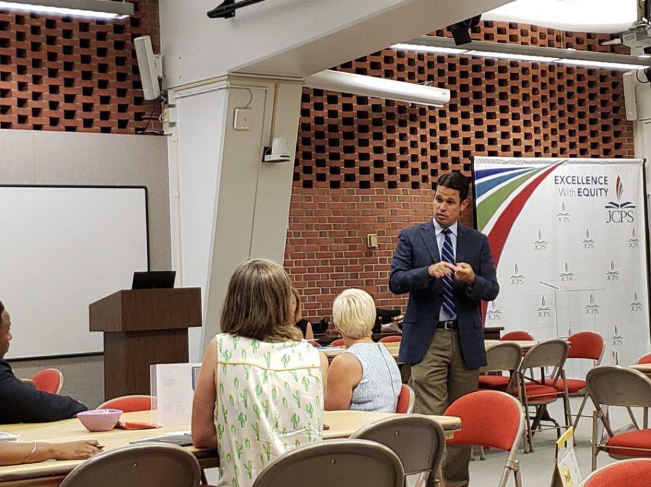 HSG_Ed's tweet photo. .@JCPSKY announces its Racial Equity Policy Advisory Council, which consists of community members, Ss, parents & district employees. With @JCPSSuper, the council will write a plan to tackle racial inequity & create metrics for accountability. #HSGAccess https://t.co/0zgWXjT3lp https://t.co/JdKJYkMqsE