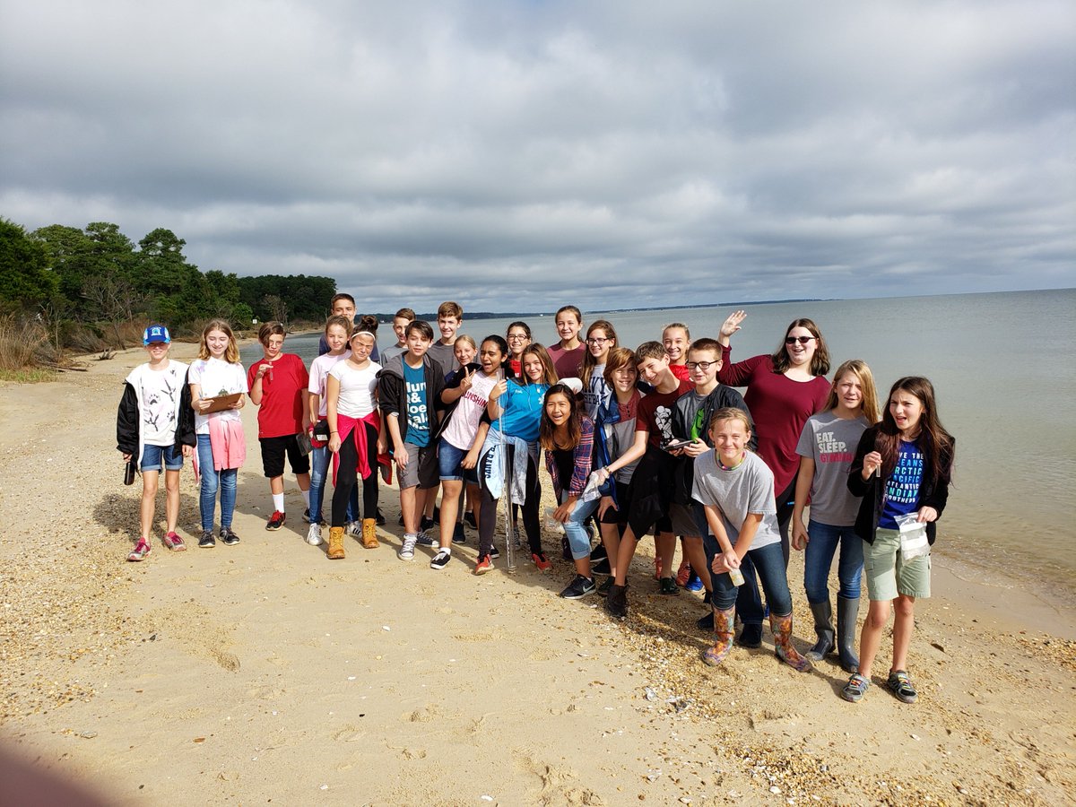 lms_smcps's tweet photo. Ms. Marschall and her 7th Grade LMS students make the best of their @ELMS_SMCPS field trip. https://t.co/YlqDpxWwU2
