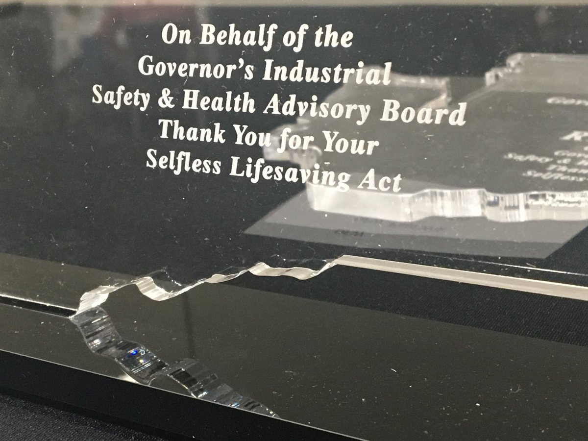 AmandaRoleyNews's tweet photo. #FreemanHS custodian, Joe Bowen, is a recipient of the “Governor’s Life Saving Award” for his heroic act of confronting the suspected gunman last year. This is what the award looks like. It was presented earlier at a luncheon. @KREM2 #GovernorsSafetyandHealthConference https://t.co/3Fn99k6FF9