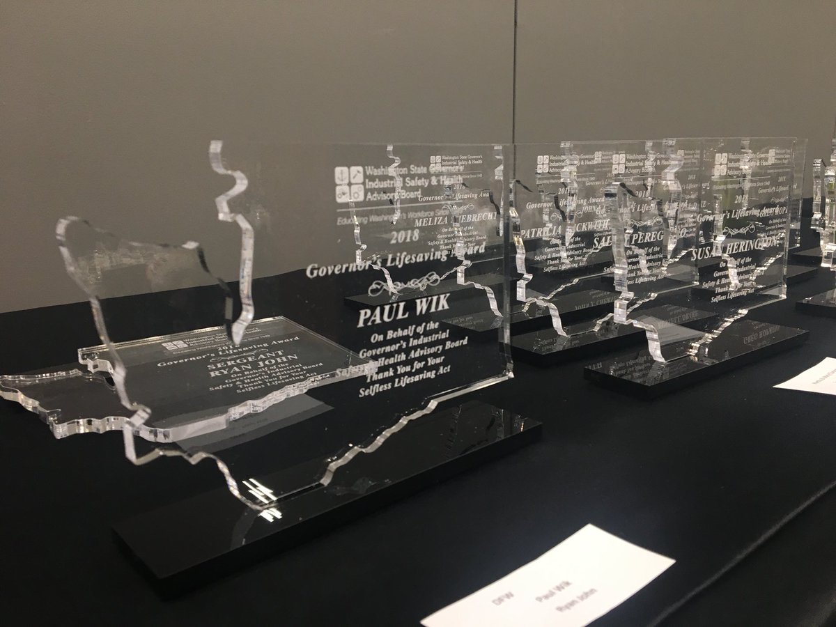 AmandaRoleyNews's tweet photo. #FreemanHS custodian, Joe Bowen, is a recipient of the “Governor’s Life Saving Award” for his heroic act of confronting the suspected gunman last year. This is what the award looks like. It was presented earlier at a luncheon. @KREM2 #GovernorsSafetyandHealthConference https://t.co/3Fn99k6FF9