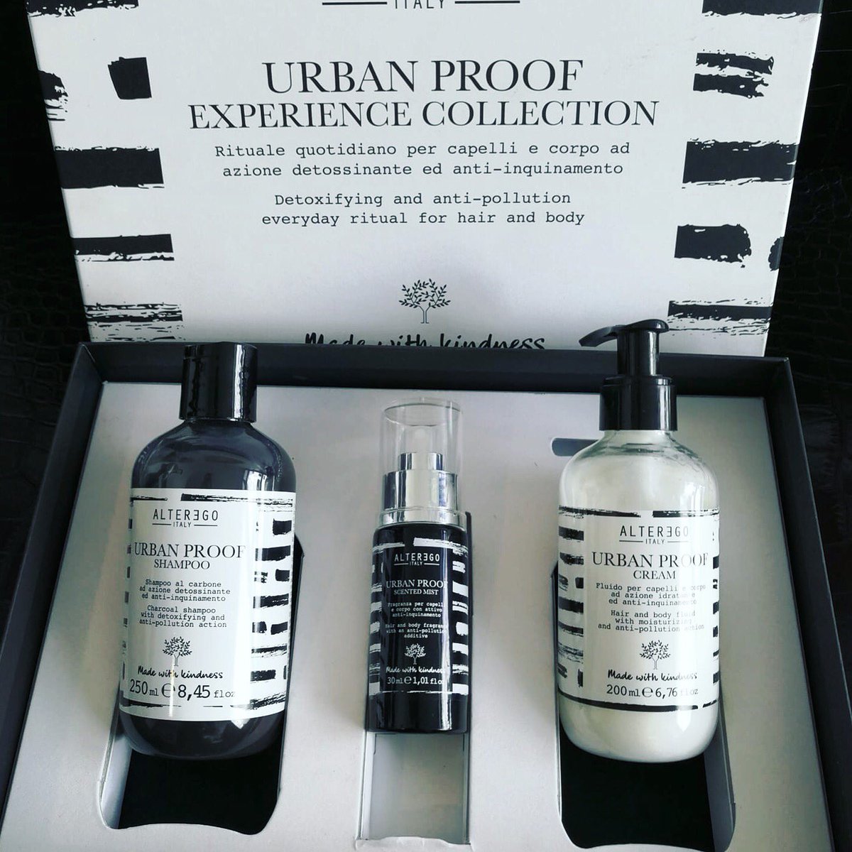 AEInorthamerica's tweet photo. The must-have gift set every salon needs 🖤The Urban Proof Experience Collection - The charcoal based detoxifying ritual for Hair &amp; Body! 
#urbanproof #detox #detoxifyingshampoo #charcoalbased #activatedcharcoal #salongiftset #salonexclusive #alteregoitaly https://t.co/Reqqb05M1k