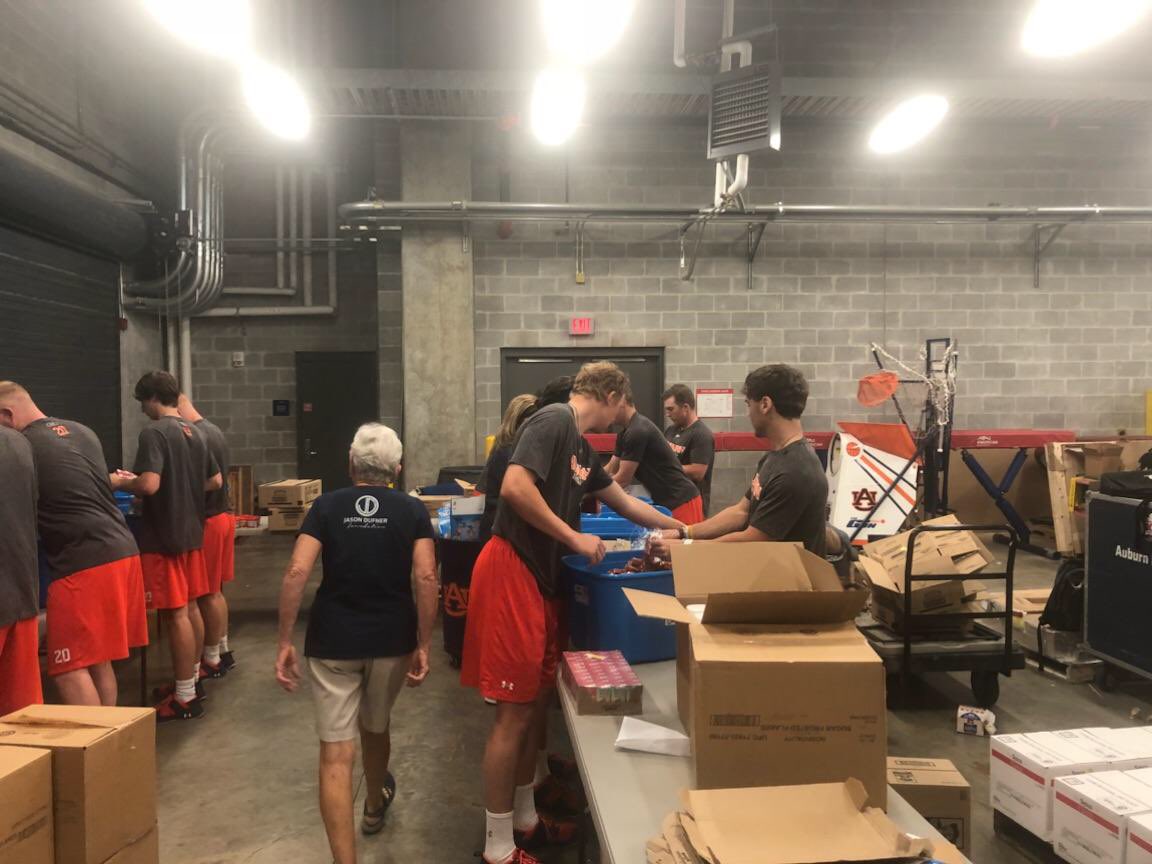 Thank you <a href="/JasonDufner/">Jason Dufner</a> for all you do in the Auburn and Lee County communities. <a href="/AuburnBaseball/">Auburn Baseball</a> is grateful to pitch in #WarEagle