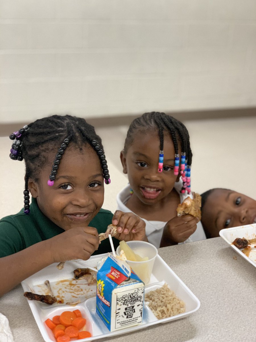 ADouglasLeads's tweet photo. There is something extremely special about this Pre-K Crew! Their #lovelanguage is "Can you take a picture of me?" So what do I do? TAKE PICTURES! #PreKPaparazzi #BoydIsOnTheRise #PreKForAll @PrincipalK_APS @Meme1908 @basimah89 @aps_OEL @apsupdate @DrEmilyAMassey @CarstarphenMJ https://t.co/sWL7VBGETe