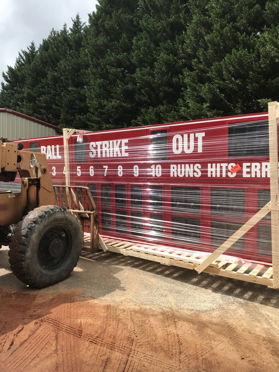 Baseball_LR's tweet photo. She’s here!!!! HD Videoboard will arrive at a later date, but this is a great start! Big shout out to @ArBessey @LRBearsAD twitterless John Rhyne and everyone that had a hand in this endeavor #gobearsgoamerica https://t.co/7a383ZXUC8