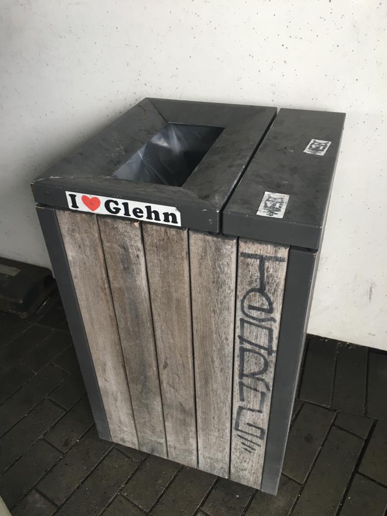 ArHa1895's tweet photo. Wer war das? 🤔 Flughafen Kopenhagen #kastrup #glehn #neuss https://t.co/nBRELk6cgy