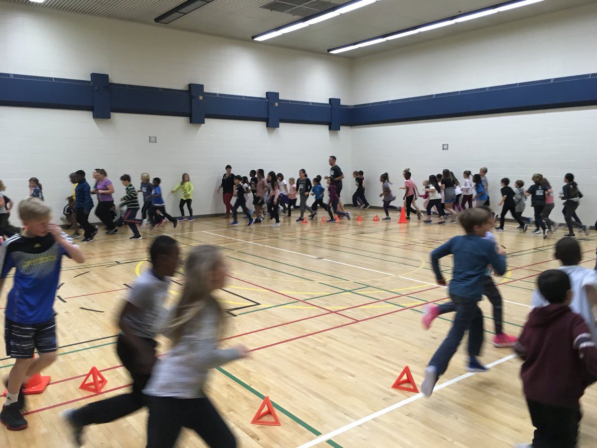 3BMmeIsabelle's tweet photo. Course Terry Fox @Ecole_NDP https://t.co/7tgKhCOXuM