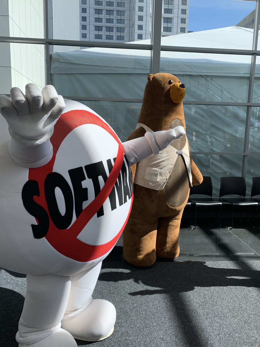 MatiasCebrian's tweet photo. I spotted @TooSaaSy for a second while we were waiting to get into the fireside chat! #WhereIsSaasy #DF18 https://t.co/drcERANAW4