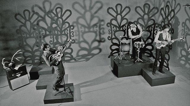 Cienfue's tweet photo. Dos Gardenias
๐ปโจ๐บ
#throwbackthursday #tbt #dosgardenias #cienfue #music #musicaenespaรฑol #musica #vintage #retro #stage #tvset #set #tvshows #musicvideo #latin #latinrock #altlatin #bolero #mtvla https://t.co/ugNFxeJaGH https://t.co/GOir6czmxc