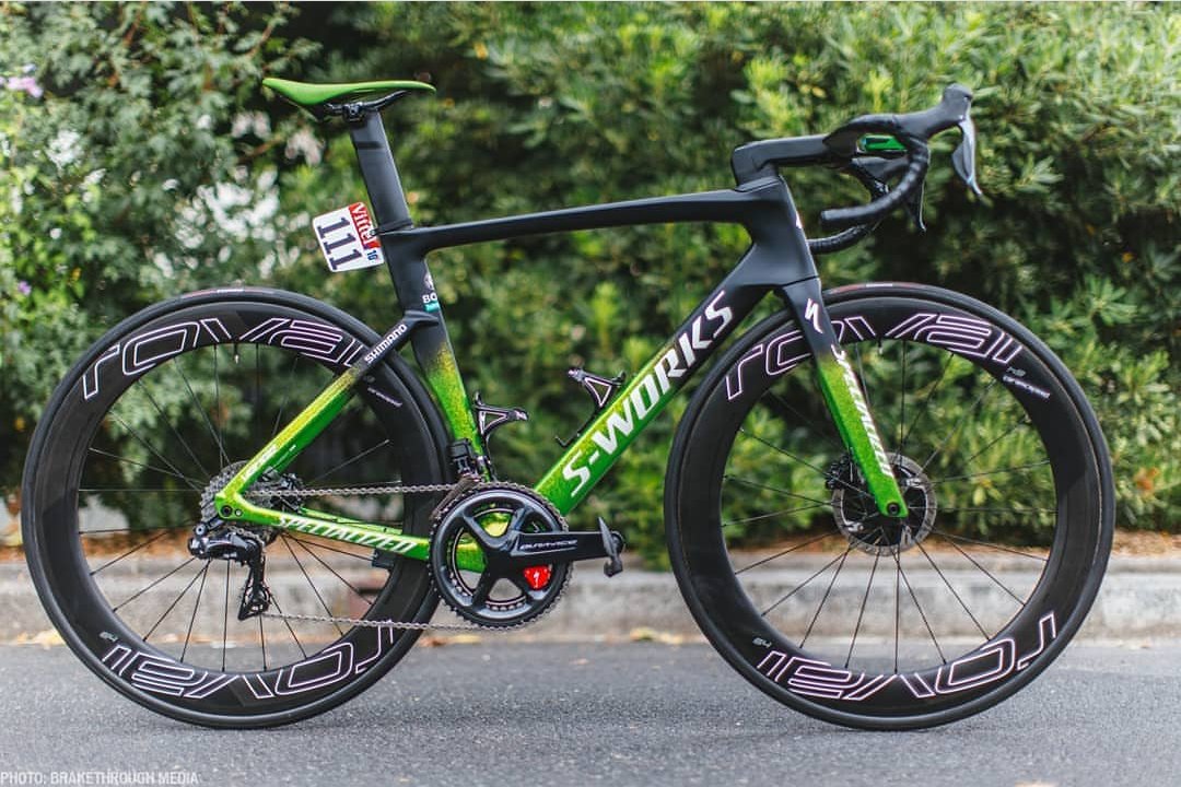 pedalONColombia's tweet photo. #juevesdeporno hoy les traemos a la mamasita con la que @PeterSagan corrió @lavuelta 😍😏😏 #pedaleapedalON #pedalON https://t.co/WjYJrXf7DE