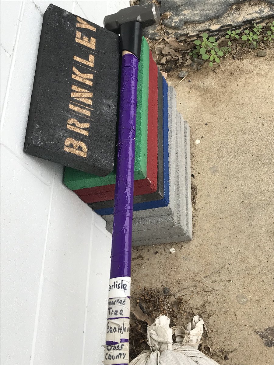 CoachHVincent's tweet photo. #HammerThursday #BrickByBrick https://t.co/mTLX2kUAXB