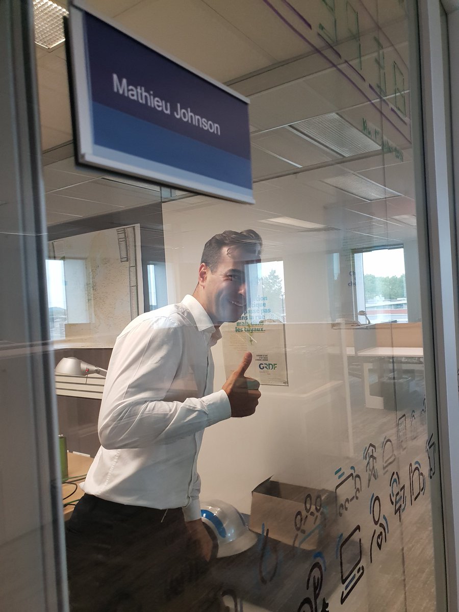 davoust_b's tweet photo. Matthieu Johnson, responsable de l'équipe renouvelable chez Energir a affiché dans son bureau notre dernière campagne de pub ! Même objectif de promotion du #biométhane.
#LearnexGRDF @pauline_vitte @GRDF https://t.co/RVuPGM1yfH