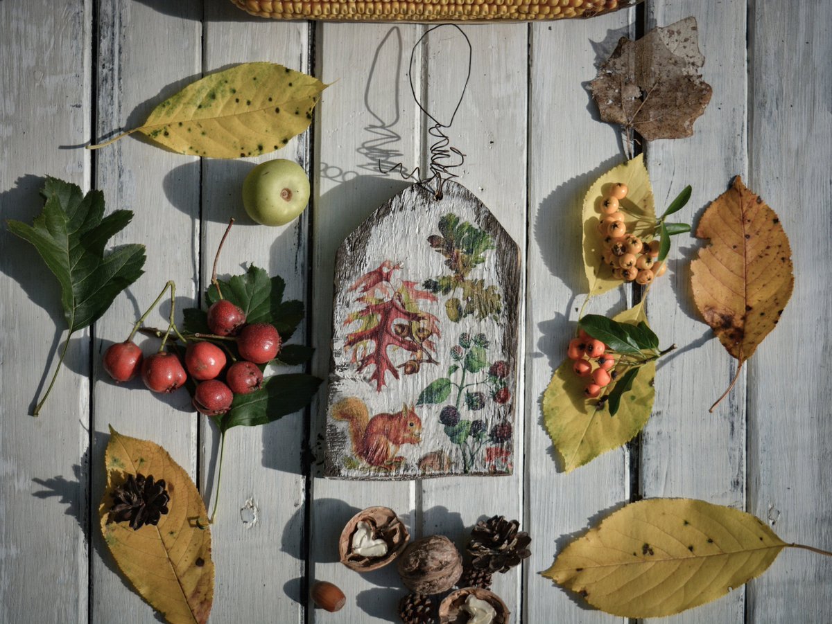 NikolsWorld's tweet photo. Small autumn rustic hanging, primitive autumn decor, wall decor, door decor, primitive decor, rustic sign, home decor https://t.co/vwu5Jn4lQ1 #rustic #gift #unique #wooden #homedecor #NikolVintageShop #Etsy #shabby #DecoupagedDecor https://t.co/OOrVqsz1HV