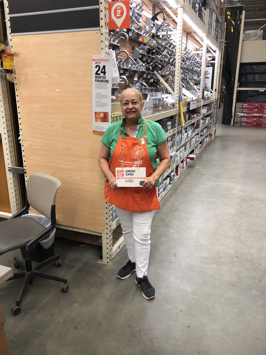 bennyattmma's tweet photo. Viveka flooring specialist rocking the credit chain. My specialist are on fire today. LETS GET SOME ATTEMPTS!!! #creditchain @NargisRamasami @RubenRo48457043 @6322Home https://t.co/yduwlgnMmV