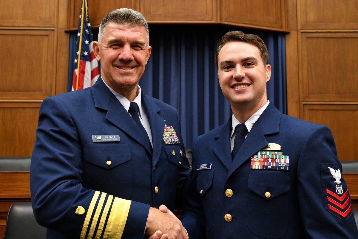 ComdtUSCG's tweet photo. Last night, members of Congress recognized the @USCG. Thank you to the members of Congress for their continued support of the #USCG. You help make the Americaโs Coast Guard #readyrelevantresponsive!
#EPOY @Transport @VComdtUSCG @MCPOCG https://t.co/yrKbHMeJVv