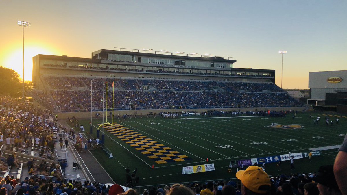 toritollefson's tweet photo. happy to announce my commitment to play softball at South Dakota State University!! so grateful for the opportunities and friendships this sport has given me:) go jacks!!💙💛 @GoJacksSB https://t.co/s4xvyGuRWc
