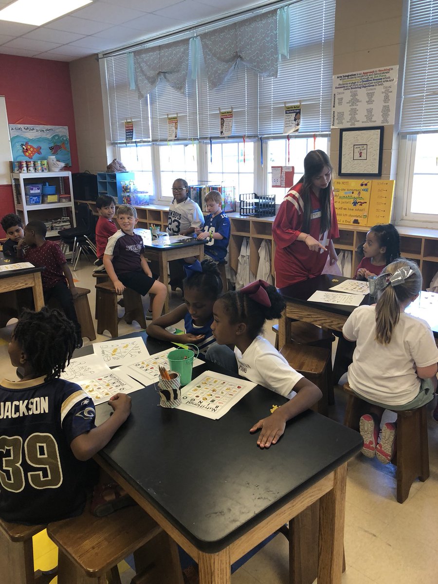 joynerTPSD's tweet photo. For senior project seniors are teaching the children about nutrition and playing nutritional bingo. #tpsd https://t.co/vqLNmjvaVt