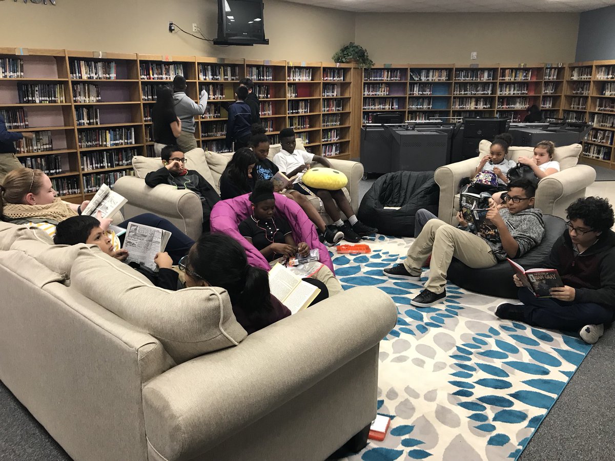 LibrarianJonesy's tweet photo. Iβve recently added couches and bean bags to make the library a more comfortable and welcoming space. I LOVE seeing Ss and Ts enjoy reading in here. #AgnewGRIT #Agnewlibrary @agnewedu #MISDLibraries https://t.co/lrI0c8VqlT