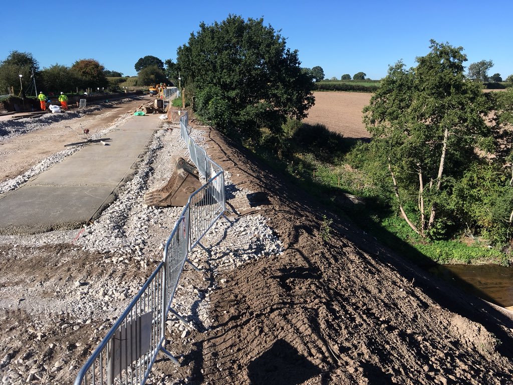 Middlewich Canal Breach: new concrete Canal walls being cast today. Embankment has been topsoiled and seeded. Works progressing well !