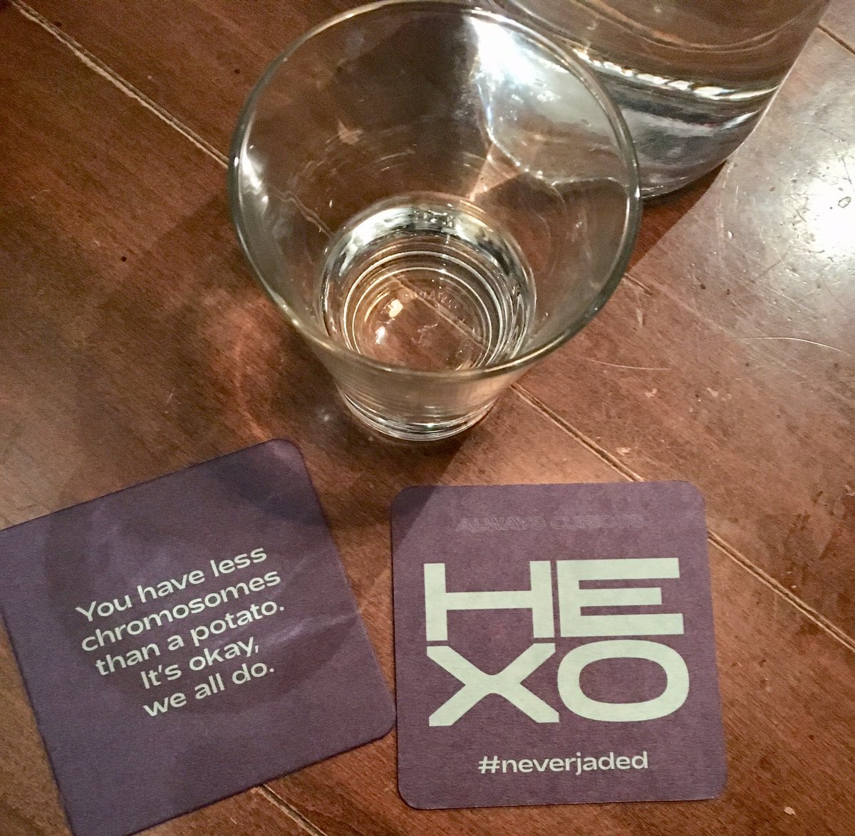 SabiChaudry's tweet photo. It’s “fewer.” “Fewer” chromosomes. (Ahh, the irony.) #copywriting #copywronging #grammar #grammarpolice @Hexocorp https://t.co/yLM8iKZQjx