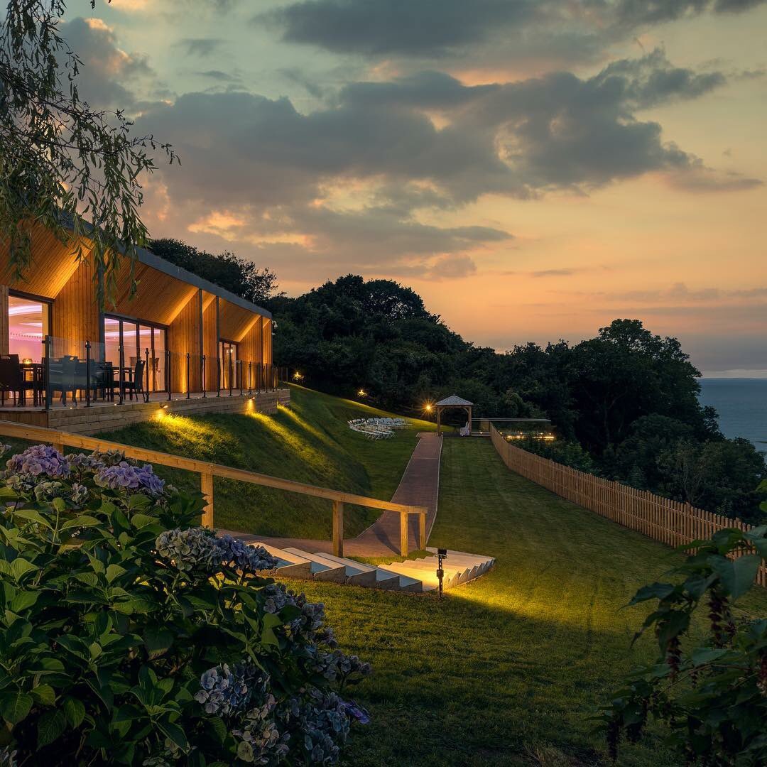 hotelsandycove's tweet photo. With the cooler weather coming we have been thinking of the stunning winter Weddings we can have here. The view is breathtaking &amp; the venue with its state of the art lighting and large bi fold doors allows for the outside to come in.#weddingvenue #weddingsbythesea #winterweddings https://t.co/EWfaalD6H2