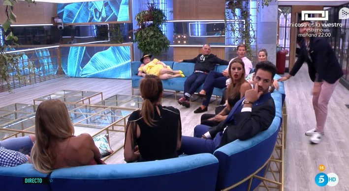 ghoficial's tweet photo. Cuando te sacas la carrera pero nadie confiaba en ti #GHVIPGala3 https://t.co/MvlgcdxYV6