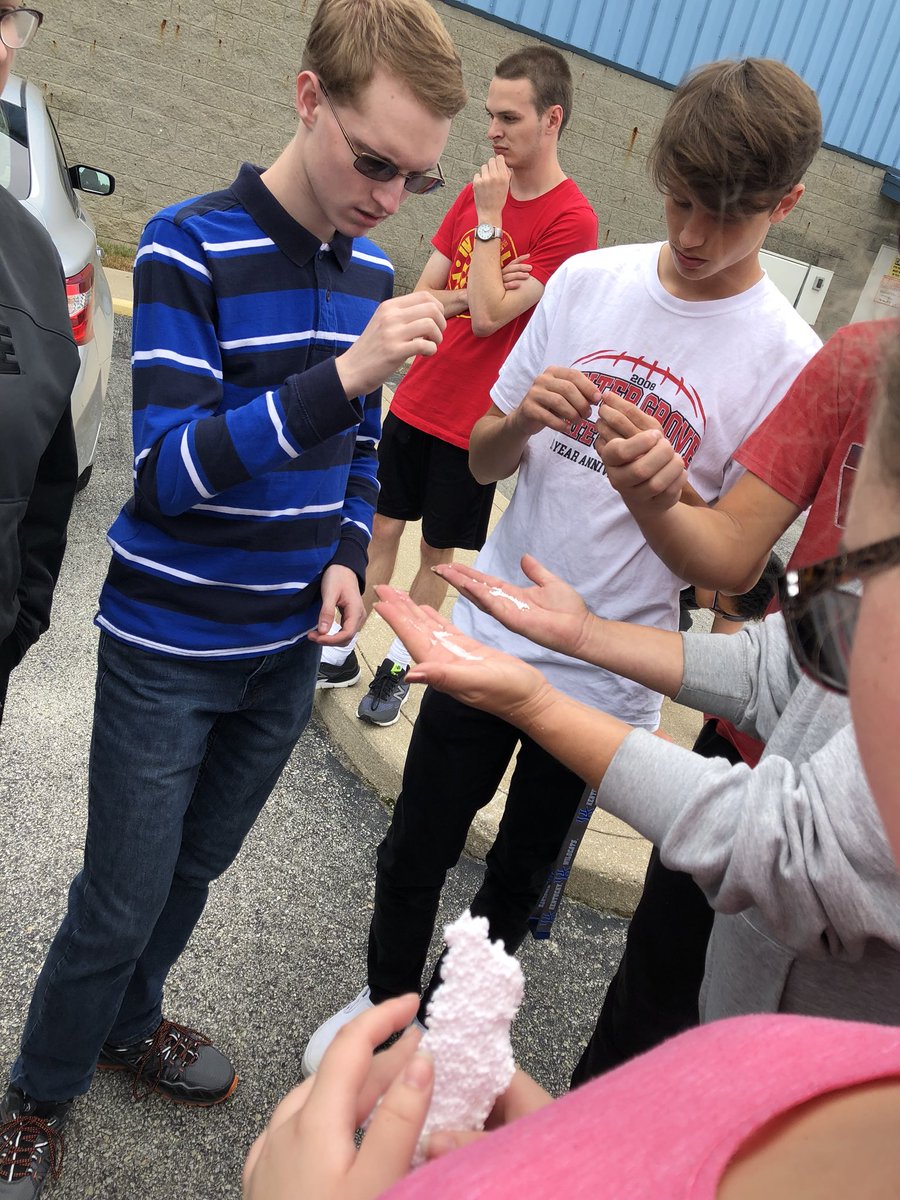jcass8430's tweet photo. Ss and Ts learned a lot about working at Ryder today. We went to explore office careers but the trucks were the highlight! #cge3 #ryderlogistics #casselmancrew https://t.co/xA4gdKJ487