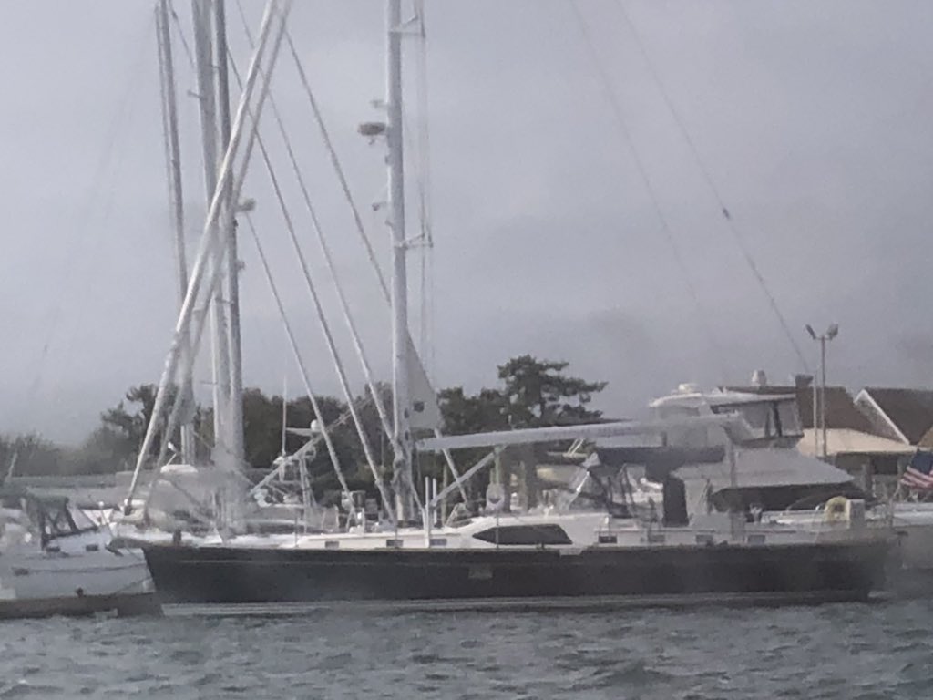 Newy Traveller tweet media