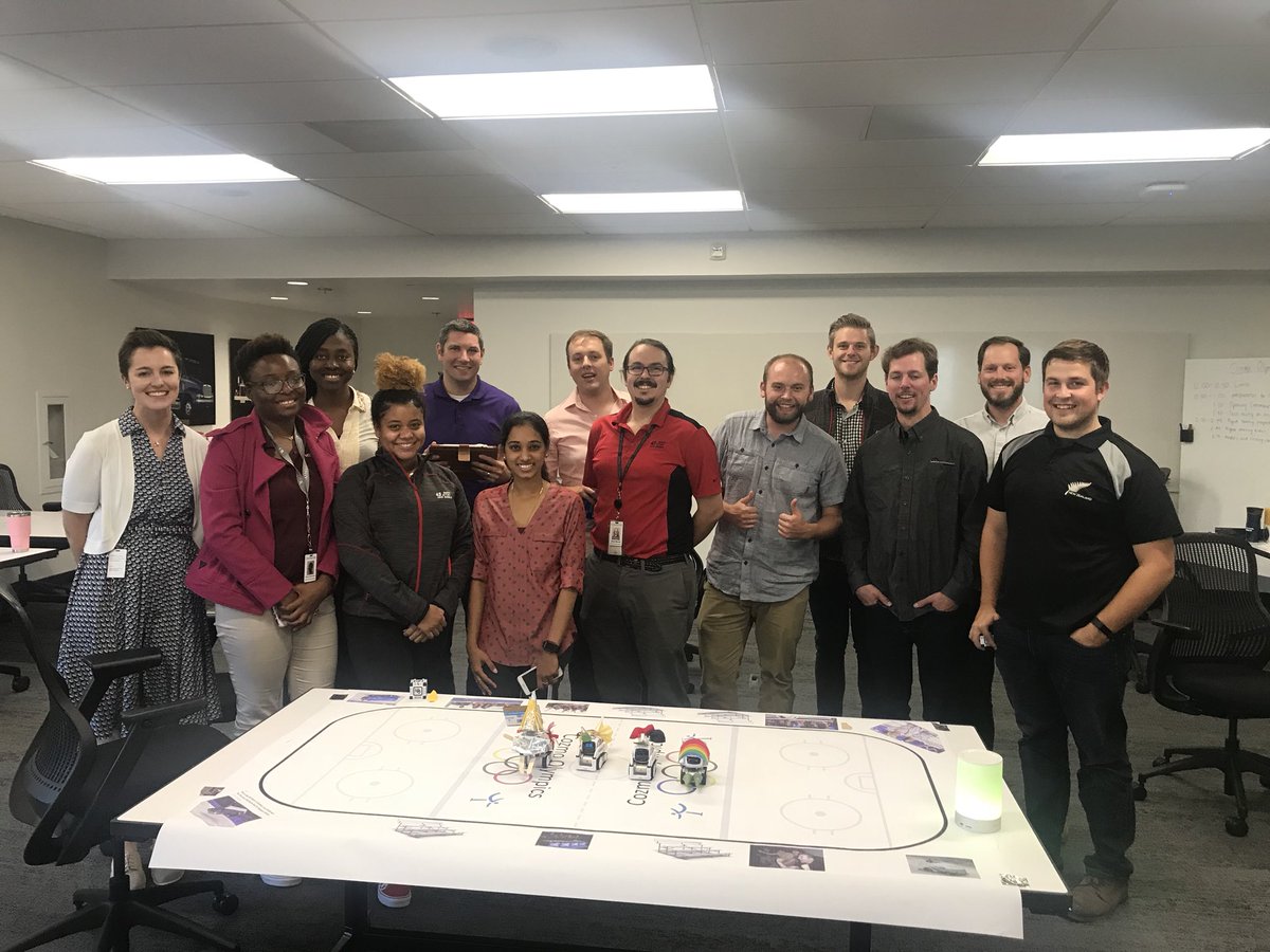 Commit2Safety's tweet image. Cosmo Olympics! Team building event involving programming little robots and having fun! #DTNA  #greatplacetowork