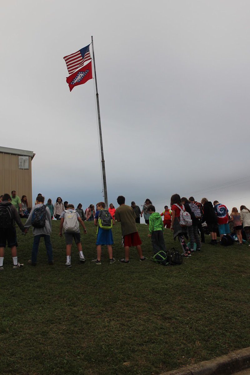 PyattBruno's tweet photo. Bruno-Pyatt students participated in “Meet you at the pole” yesterday for a student led national day of prayer #PatriotPrideBP #ChooseKindness https://t.co/MGcHdRSF04