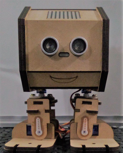 El robot Wayqi, basado en Otto DIY viajó desde Perú a Francia para jugar con los niños de la Escuela de Auch y hacer una demostración de Diseño y Fabricación Digital con Corte Láser junto con el Fab Lab AUCH en el Lycée des Metiers Le Garros. #Arduino #LaserCut #Scratch #Robotica