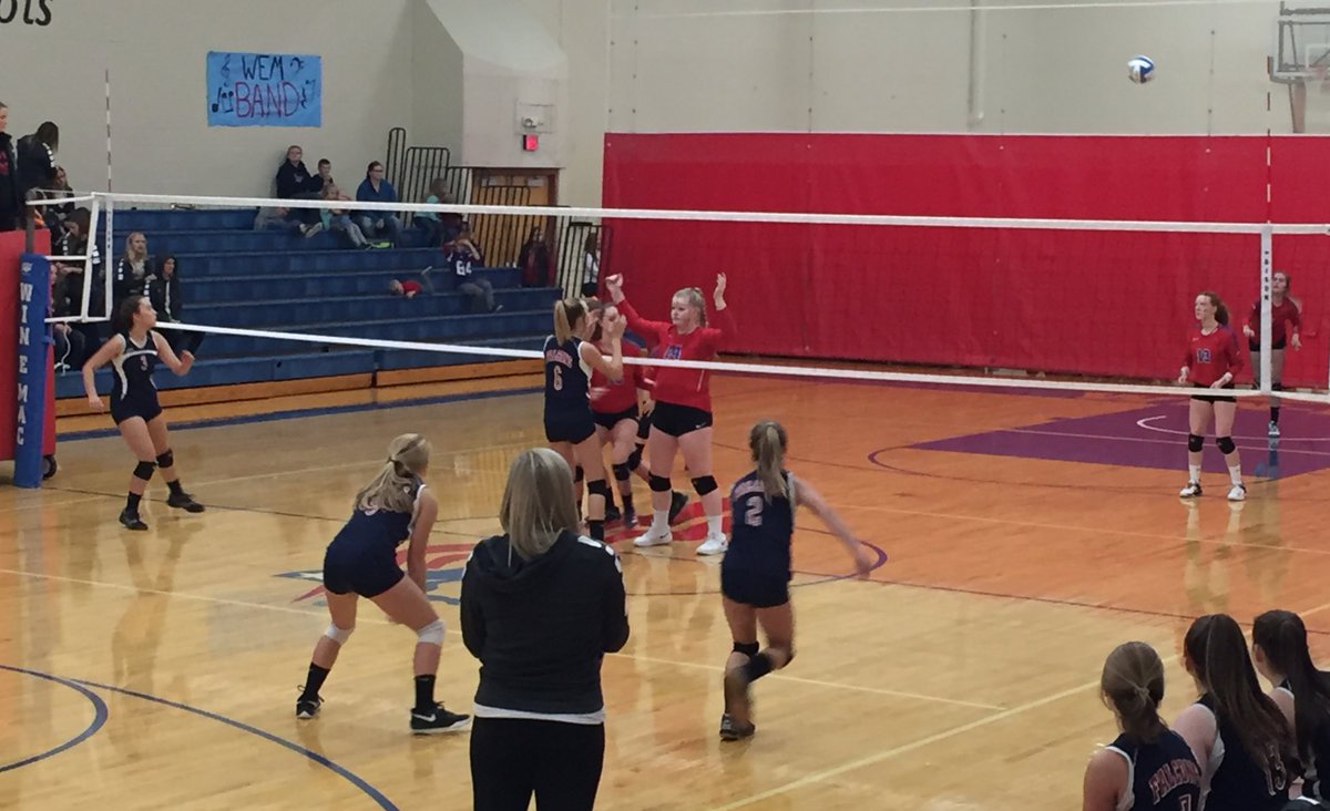 Br_8E's tweet photo. Big night of volleyball at #WinEMac tonight. Right now we have the elementary, junior high, and C-squad taking on the Fertile-Beltrami Falcons. Come on out and support the Patriots. @WinEMacPatriots WinEMacPatriots #HomecomingWeek #PatriotPride https://t.co/o4jeRkVmlP