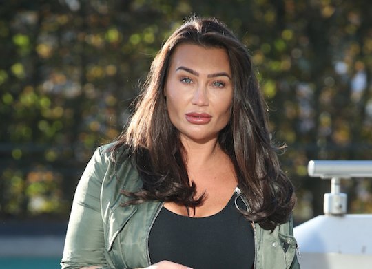 MirrorCeleb's tweet photo. Lauren Goodger laughs off plastic surgery rumours https://t.co/gnlJhip2hX https://t.co/2v3OesiibW