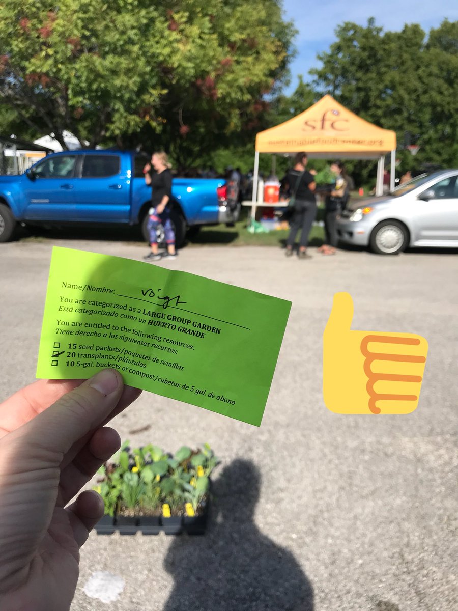 VoigtGarden's tweet photo. Thank you #SustainableFoodCenter and #TXSprouts for all of the support for our garden! We were able to get 10 bags of compost, 20 plantlings, algae fertilizer and15 packets of seeds for our garden this evening! Thnx Katie Biven for helping pick up the compost! @VoigtAIA_RRISD https://t.co/nbC8p1eUUZ
