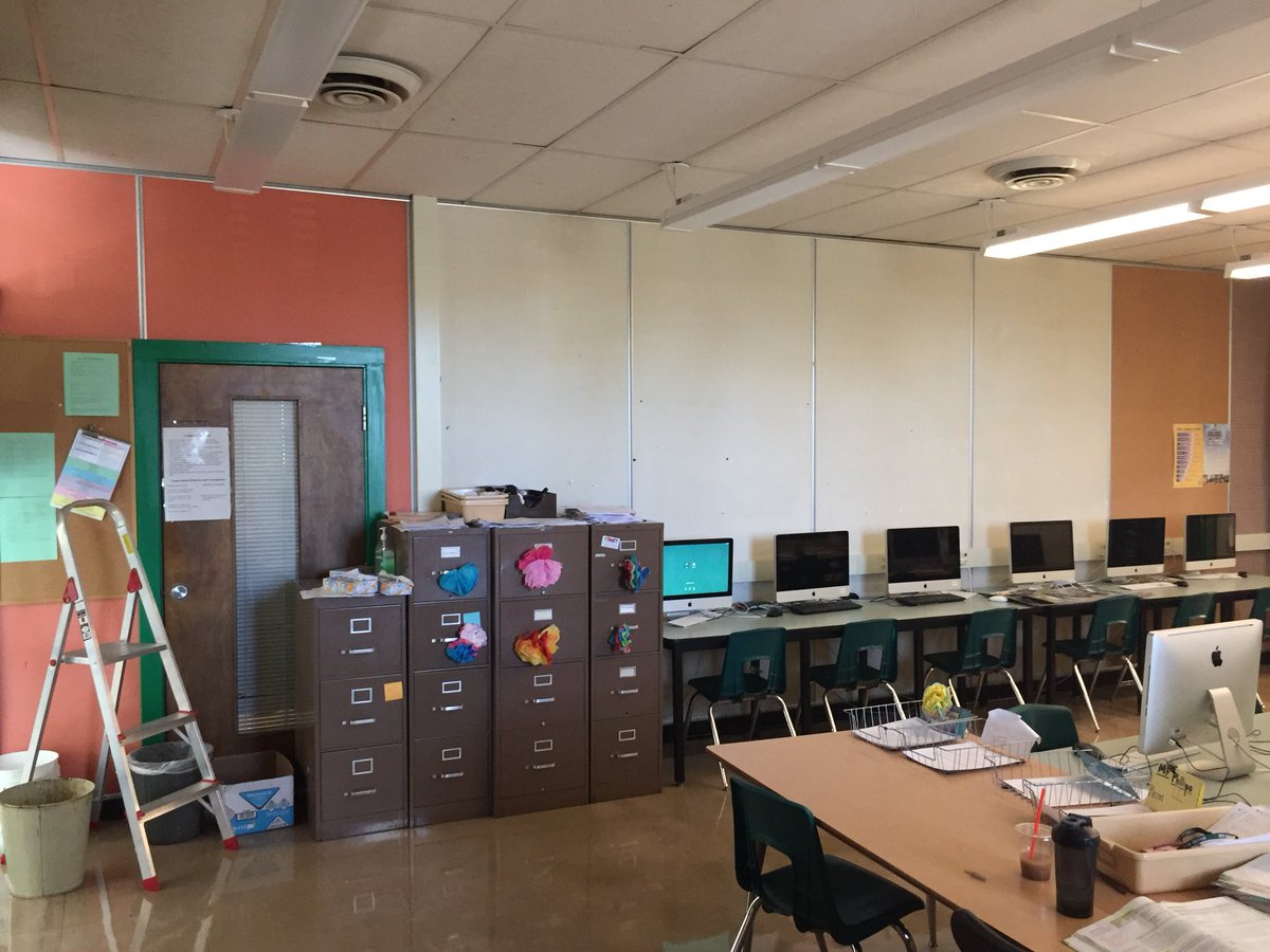 Lesphillipo's tweet photo. Sad day. Walls look bare. Love all the athletes that hung on these walls for years. https://t.co/IznfsdToOq