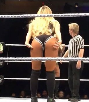 ActsOfDesire's tweet image. What is everyone looking at?!