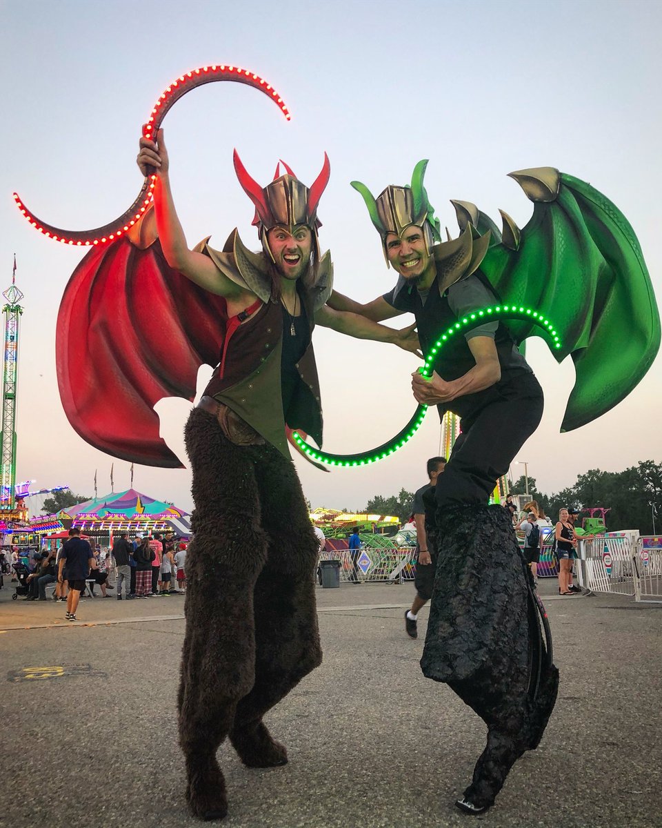 IndigoCircus's tweet photo. “Rooooooaaaaaaarrrrrrrrrr!!!!”
Throwback to Whoop Up Days! #indigocircus #whoopupdays #whoopupdays2018 #redisbest #dragons #stiltwalkers #ledbuugeng @pyroterra #lighttoys @lighttoys @ExParkLeth https://t.co/KP5CLssnwd