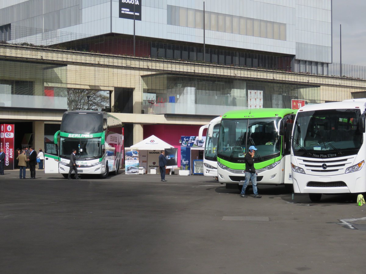 ANDI_Colombia's tweet photo. La ANDI presentó propuesta para renovar la regulación del sector de transporte de pasajeros durante el 8º Congreso #TransportePasajerosANDI: https://t.co/btz42I5TTM https://t.co/98wIsaJxDj