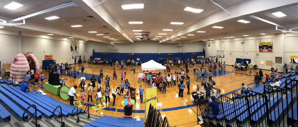 tupeloschools's tweet photo. Challenge Family Fun Night is where the action is at. #TPSD https://t.co/FliLDbYRLI