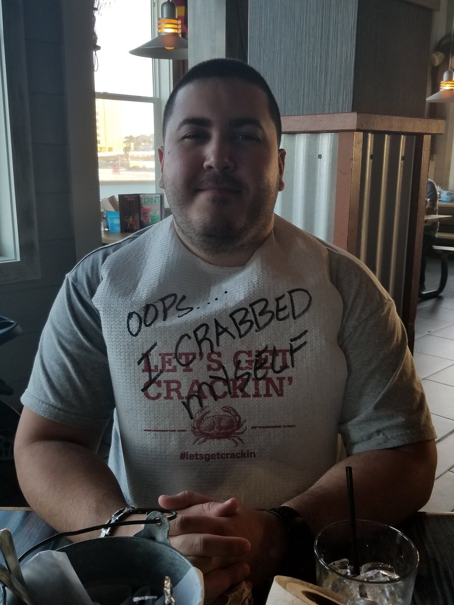 SuperLowBro's tweet photo. Oops... #crabbed starting our weekend for my fiances birthday in Daytona beach. Happy birthday babe! #twitchfather #skunkblazergaming #yasss #crabs https://t.co/lvk890oG5m