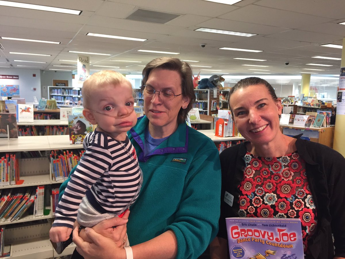 OneBookCo's tweet photo. Today was the last stop of our Literacy Week tour around the state. At the Central Public Library in Aurora, @LtGovofCO Donna Lynne and @codepted Commissioner Katy Anthes visited with and passed out copies of Groovy Joe, this year’s #OB4CO. #AEFLWeek https://t.co/kJ6Slnrrgb