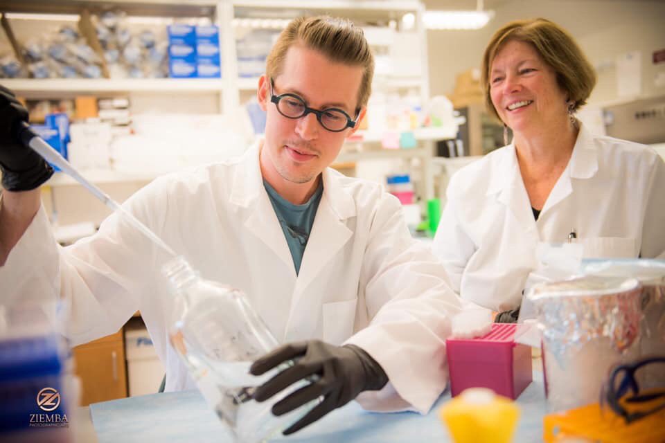 KU_ENT's tweet photo. Students are valued contributors to basic, translational, and clinical research & scholarship @KU_ENT. We invite all students in medicine & public health to consider our research opportunities => https://t.co/rQsNmOQSP2
#DiscoverENT #ENTsurgery #ILookLikeASurgeon #IAmOto #MedEd https://t.co/pDKWTNeZa0